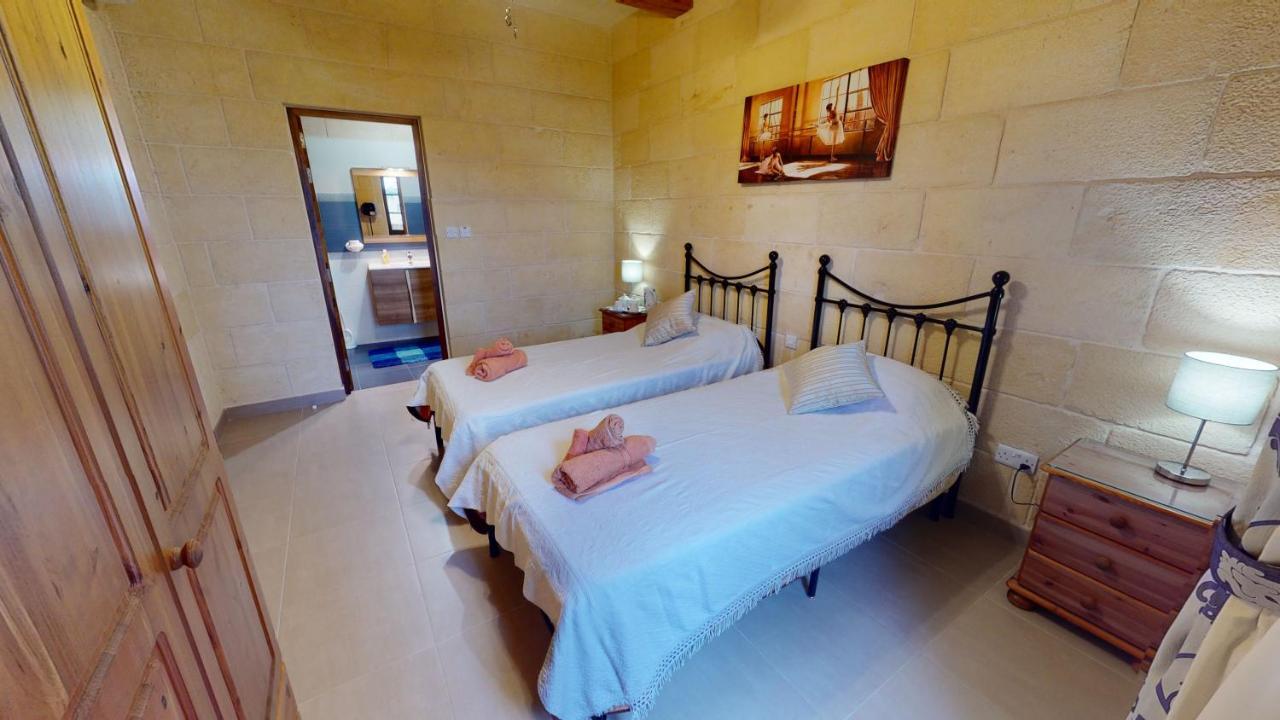 Qala Bed&Breakfast With Swimming Pool - Il-Wenniessa Exteriér fotografie