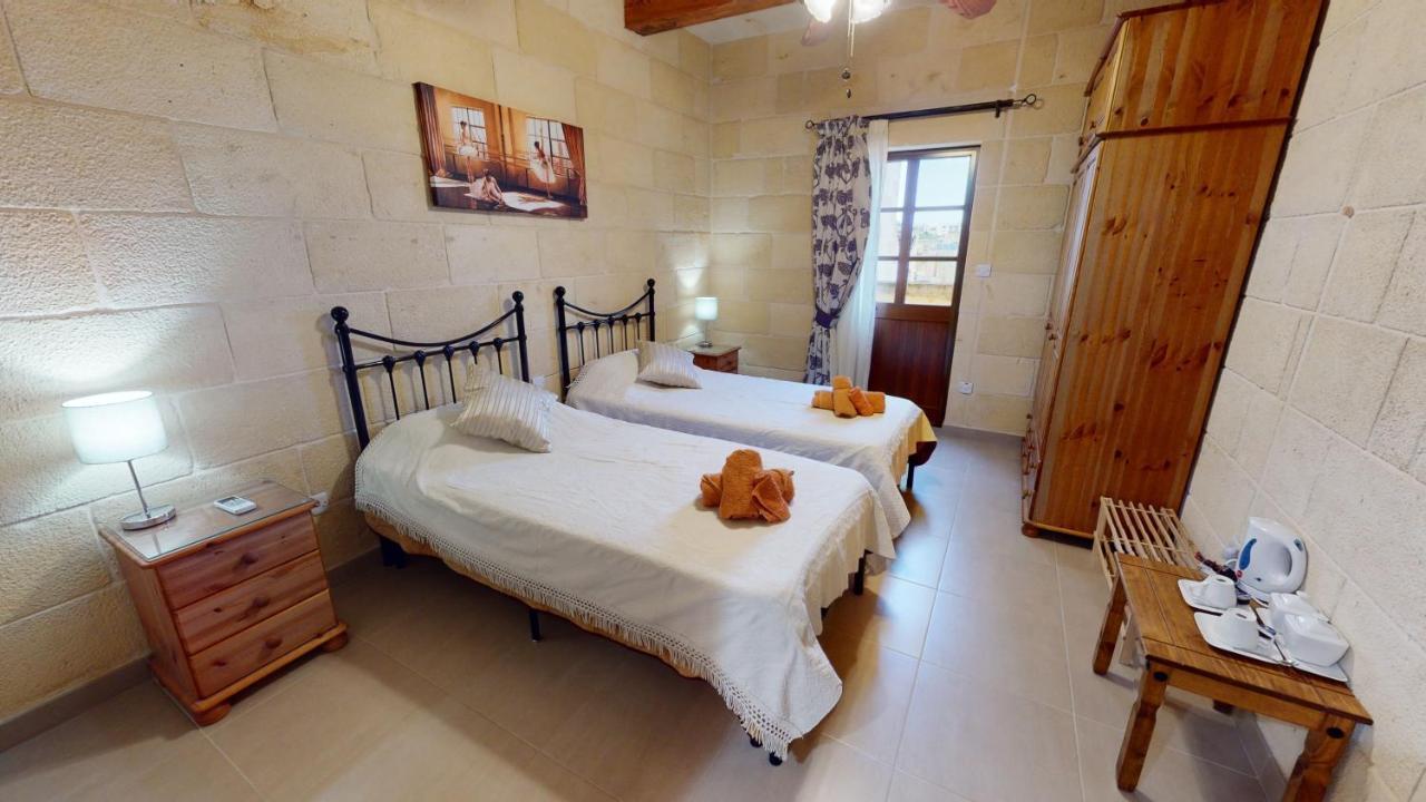 Qala Bed&Breakfast With Swimming Pool - Il-Wenniessa Exteriér fotografie