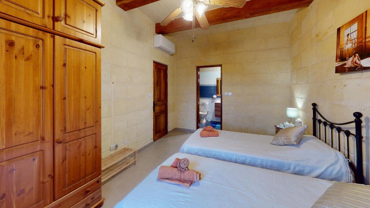 Qala Bed&Breakfast With Swimming Pool - Il-Wenniessa Exteriér fotografie