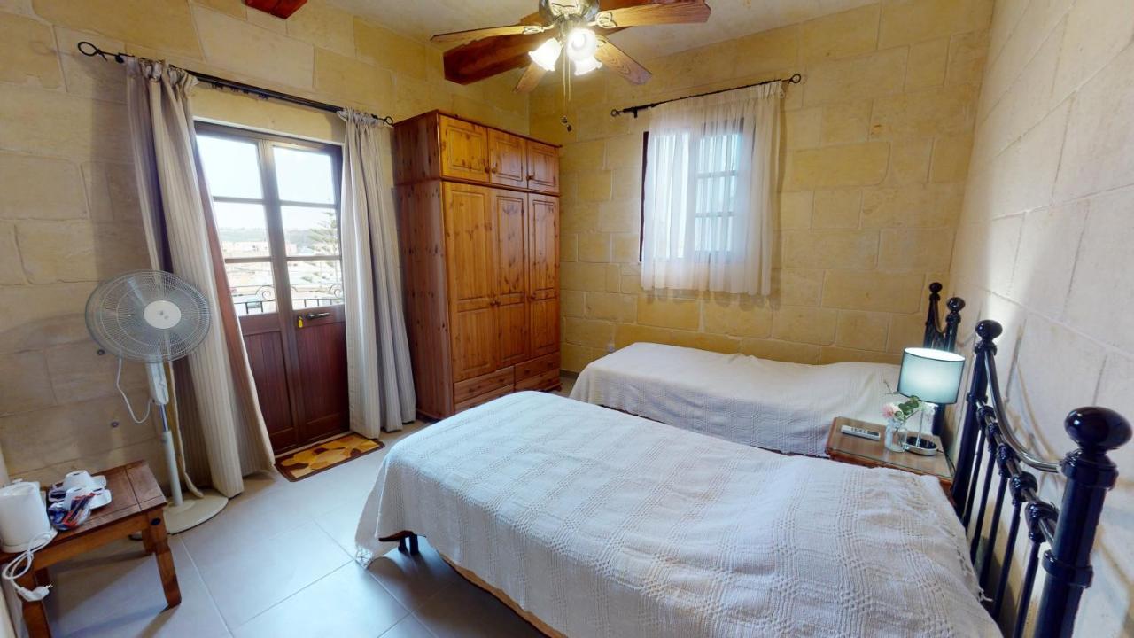 Qala Bed&Breakfast With Swimming Pool - Il-Wenniessa Exteriér fotografie