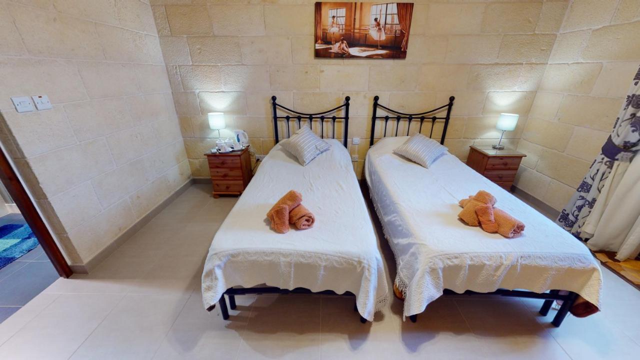 Qala Bed&Breakfast With Swimming Pool - Il-Wenniessa Exteriér fotografie