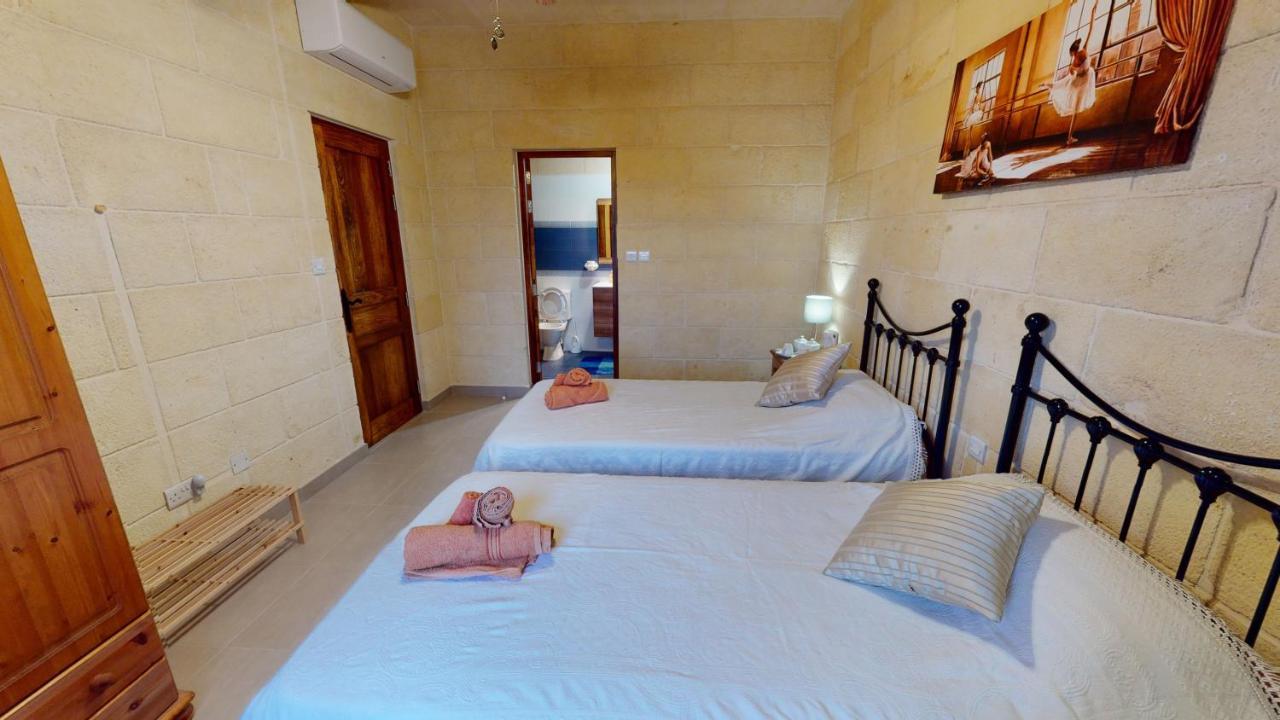 Qala Bed&Breakfast With Swimming Pool - Il-Wenniessa Exteriér fotografie