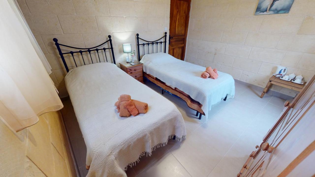 Qala Bed&Breakfast With Swimming Pool - Il-Wenniessa Exteriér fotografie