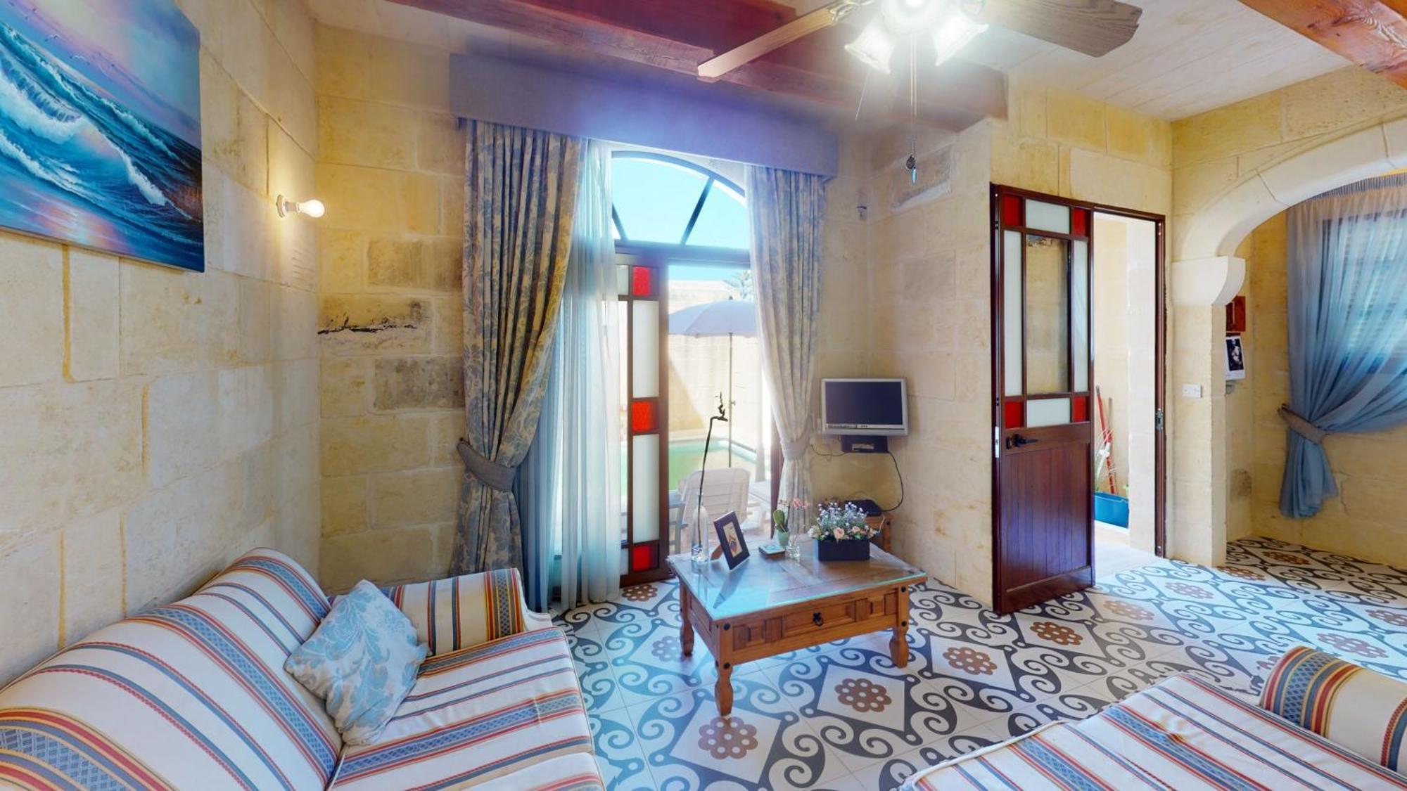 Qala Bed&Breakfast With Swimming Pool - Il-Wenniessa Exteriér fotografie